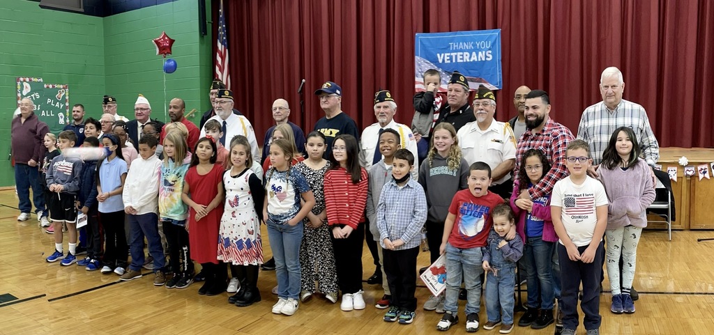 Honored Veterans, Student Council, Wingman Members and Family